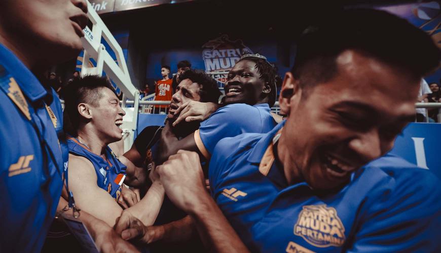 Satria Muda Destroys Pelita Jaya and Hawks